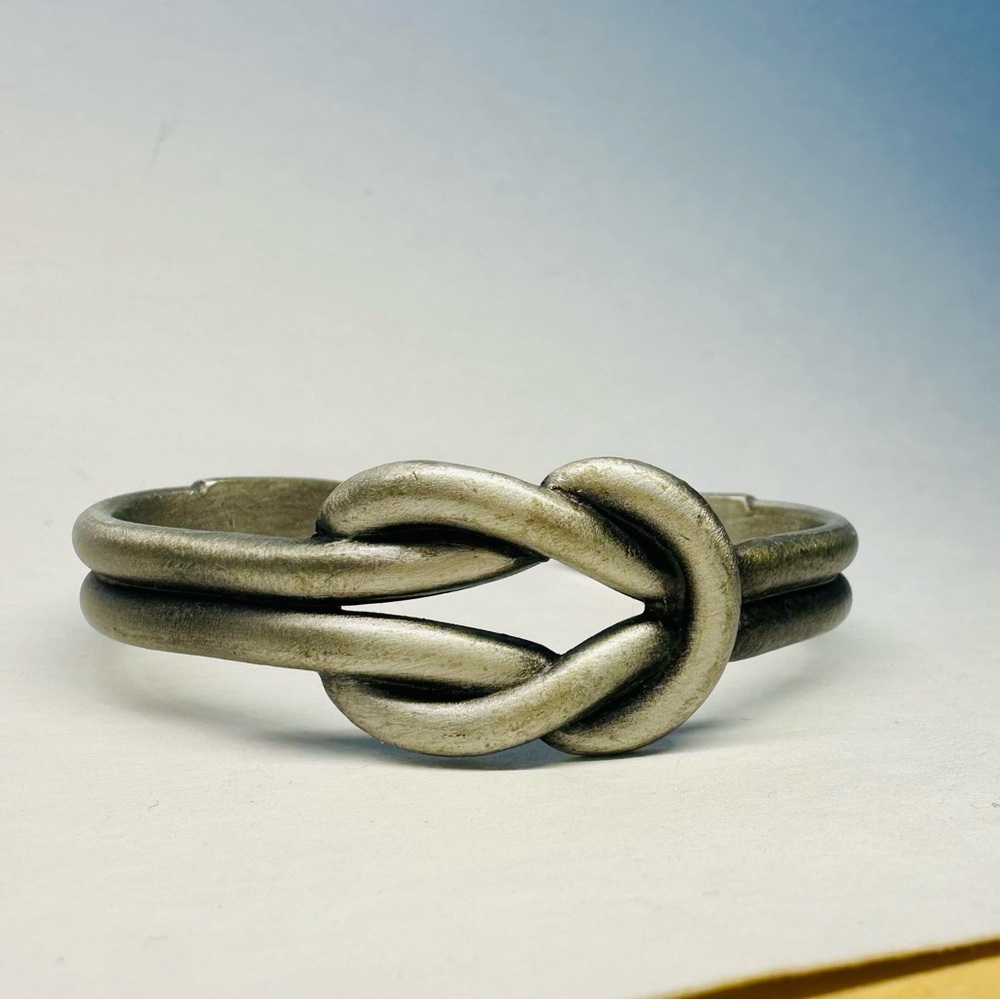 🥂SOLD🥂Pewter Double Love Knot Silver Cuff Bracelet - Picture 7 of 8